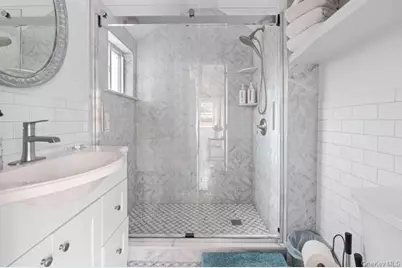 906 Evergreen Walk, Ocean Beach, NY 11770 - Photo 12