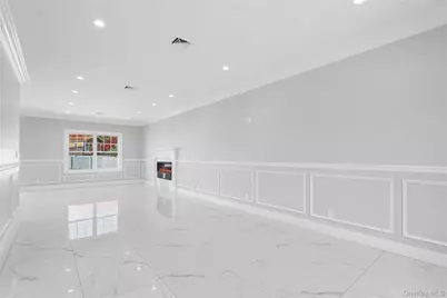 30 Virginia Road, Syosset, NY 11791 - Photo 10