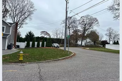 11 Bell Court, Ronkonkoma, NY 11779 - Photo 4