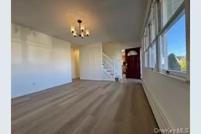 29 Arizona Avenue, Syosset, NY 11791 - Photo 12