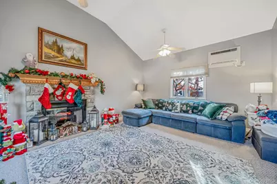 32 Rockledge Drive, Shirley, NY 11967 - Photo 2