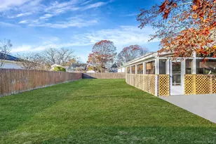 32 Rockledge Dr, Shirley, NY 11967 - Photo 32