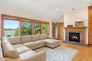 22 Flax Pond Woods Rd, Setauket, NY 11733 - Photo 34