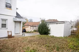 19 Frederick Ave, Elmont, NY 11003 - Photo 4