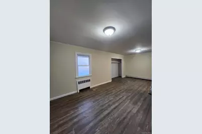 24 Poplar Place, Bay Shore, NY 11706 - Photo 8