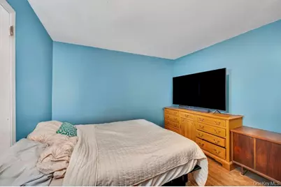 14 Urn Court, Brentwood, NY 11717 - Photo 12