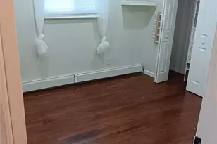 31 Essex St, West Babylon, NY 11704 - Photo 2