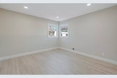 23 Cullen Drive, East Northport, NY 11731 - Photo 8
