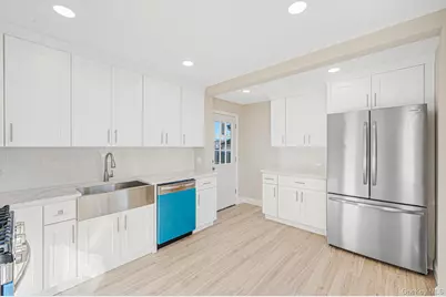 23 Cullen Drive, East Northport, NY 11731 - Photo 6