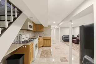 1316 43rd St, Brooklyn, NY 11219 - Photo 22