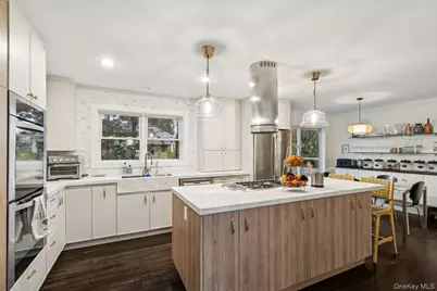 19 Walnut Avenue, East Quogue, NY 11942 - Photo 4