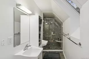 19 Walnut Ave, East Quogue, NY 11942 - Photo 20