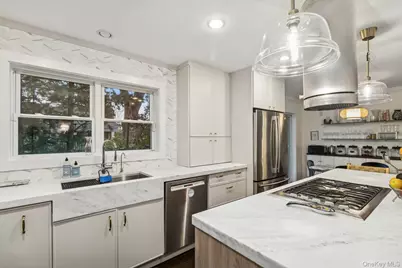 19 Walnut Avenue, East Quogue, NY 11942 - Photo 6