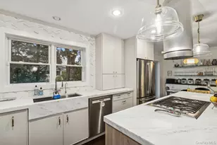 19 Walnut Ave, East Quogue, NY 11942 - Photo 6