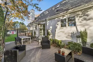 19 Walnut Ave, East Quogue, NY 11942 - Photo 8