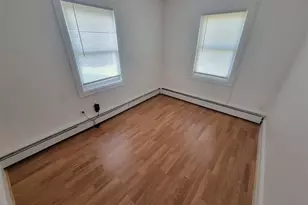 359 Erlanger Blvd, Babylon, NY 11703 - Photo 10