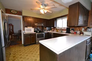 27 Wrana St, Medford, NY 11763 - Photo 2