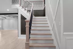 2268 Renfrew Ave, Elmont, NY 11003 - Photo 10