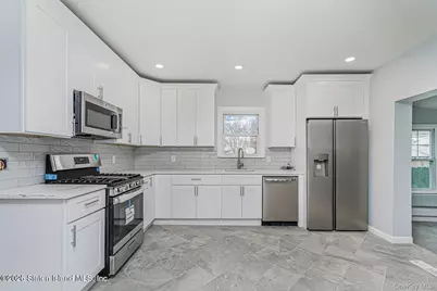 13 Laforge Ave, New York, NY 10302 - Photo 6