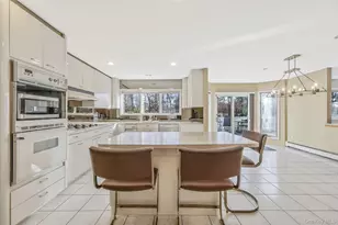 10 Cori Ln, Bohemia, NY 11716 - Photo 20