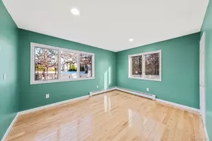 10 Cori Ln, Bohemia, NY 11716 - Photo 10