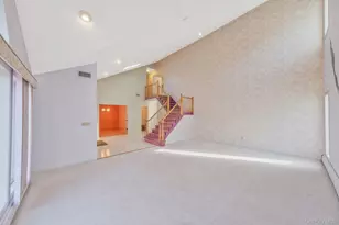 10 Cori Ln, Bohemia, NY 11716 - Photo 8