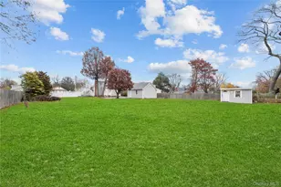 36 W 19th St, Huntington Station, NY 11746 - Photo 30