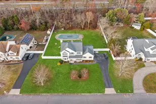 7 Bittersweet Ln, Center Moriches, NY 11934 - Photo 4