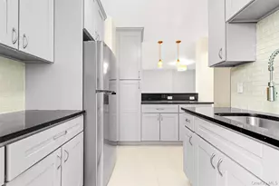 67-30 Clyde St, Forest Hills, NY 11375 - Photo 22