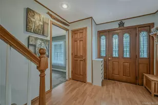 66 Rosemary Pl, East Islip, NY 11730 - Photo 4