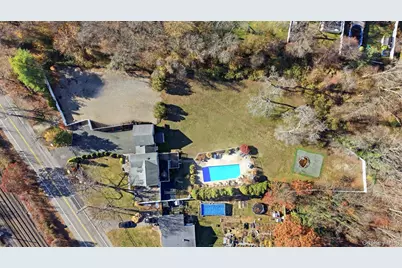 2011 Orinoco Drive, West Islip, NY 11795 - Photo 4