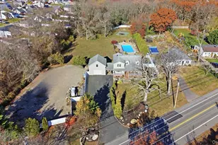 2011 Orinoco Dr, West Islip, NY 11795 - Photo 2