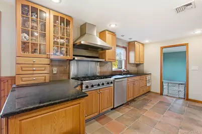 2011 Orinoco Drive, West Islip, NY 11795 - Photo 14