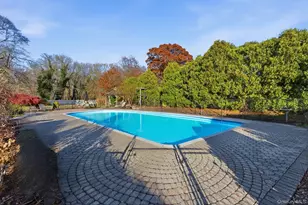 2011 Orinoco Dr, West Islip, NY 11795 - Photo 32