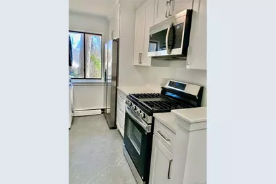 37 Hillside Terrace #A, White Plains, NY 10601 - Photo 8