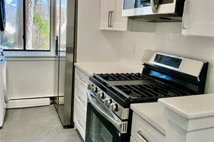 37 Hillside Terrace, White Plains, NY 10601 - Photo 8