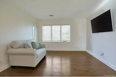 81 Round Hill Road, East Hills, NY 11577 - Photo 16