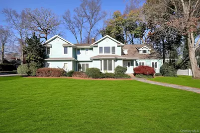 81 Round Hill Road, East Hills, NY 11577 - Photo 2