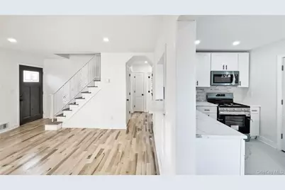 15 Circle Drive, Hempstead, NY 11550 - Photo 14