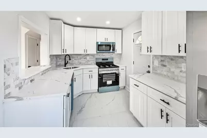 15 Circle Drive, Hempstead, NY 11550 - Photo 16