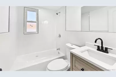 15 Circle Drive, Hempstead, NY 11550 - Photo 24