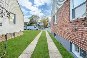 15 Circle Dr, Hempstead, NY 11550 - Photo 8