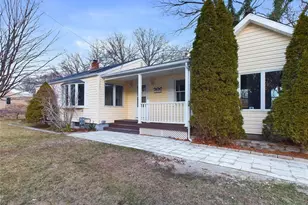 115 Clinton Ave, Patchogue, NY 11772 - Photo 2
