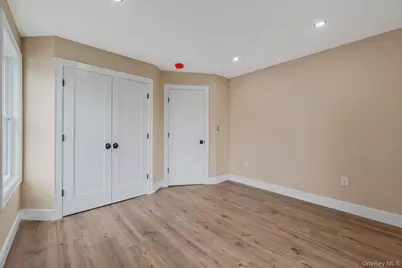 87 Sobro Avenue, Valley Stream, NY 11580 - Photo 14