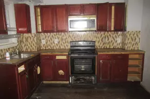 35 Carpenter Ave, Newburgh, NY 12550 - Photo 4