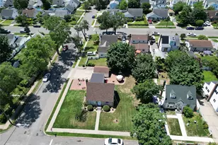 979 Merillon Ave, Westbury, NY 11590 - Photo 22