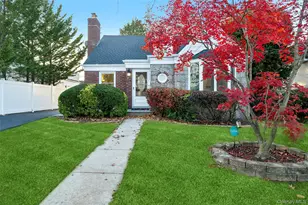 61 Harris Ave, Hewlett, NY 11557 - Photo 2