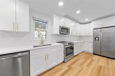 146 Lincoln Avenue, Roosevelt, NY 11575 - Photo 6