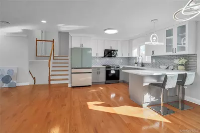 2 Walnut Drive, Syosset, NY 11791 - Photo 4