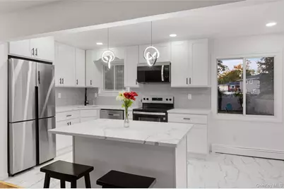 45 N Ronald Drive, Amityville, NY 11701 - Photo 4